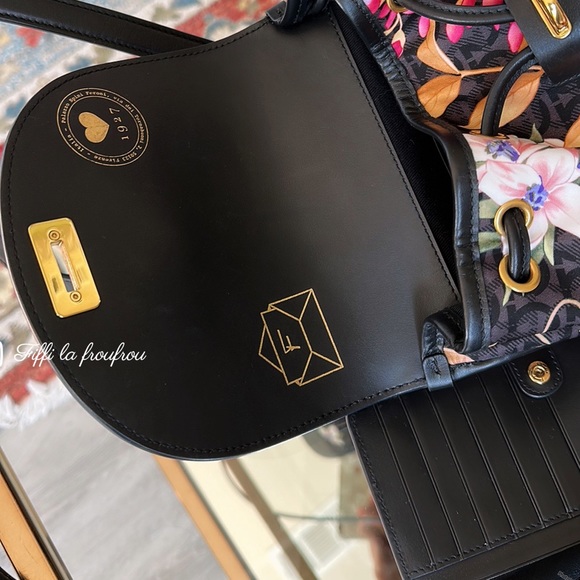 Authentic Salvatore Ferragamo wallet and backpack - Picture 9 of 16